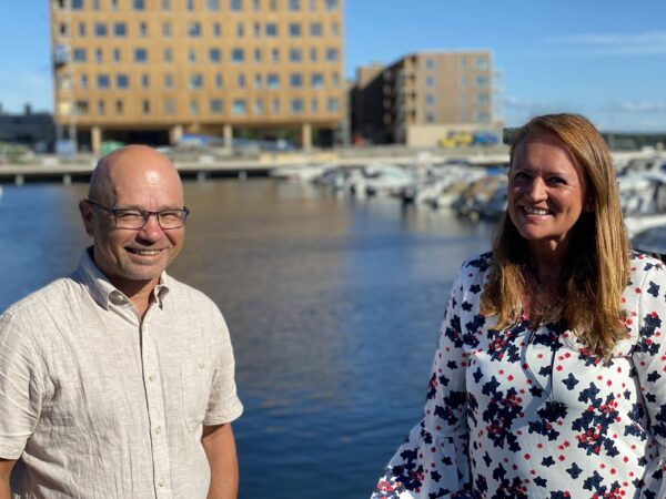 Trond Brenden Adm.dir i Vekstra AS og Gro Merethe Johnsrud Co-founder og Adm.dir i Propell.ai Vekstra-kontorene kan nå få tilgang til kunstig intelligens
