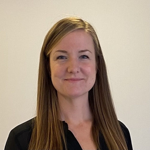 Emma Falk Autorisert Regnskapsfører hos Hadeland Regnskap